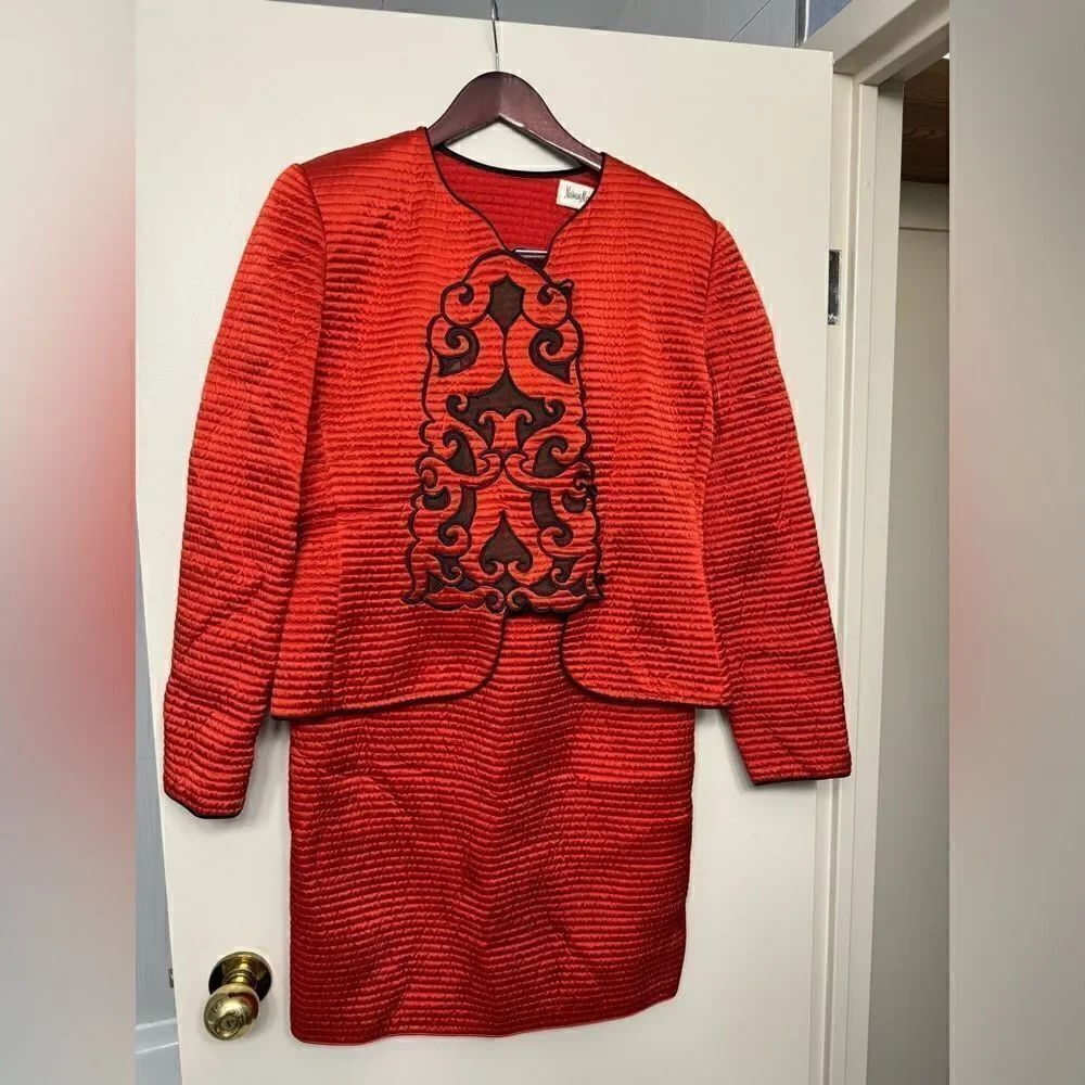 Collection MMF Mary McFadden Neiman Marcus Red embroidered Skirt Jacket Set 10